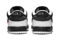 Nike SB Dunk Low X TIGHTBOOTH